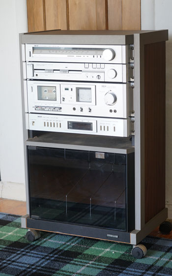 Akai Rack System