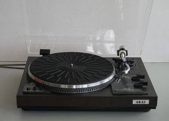 Click for more pictures! Akai AP-206C Direct Drive Turntable