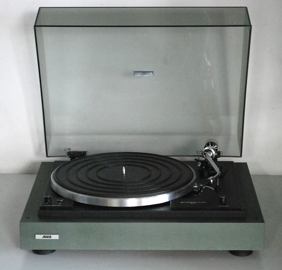 Denon SP1 Belt Drive Turntable picture 1