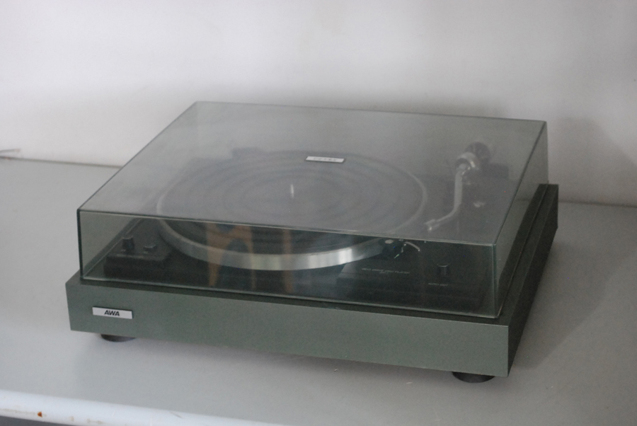 Denon SP1 Belt Drive Turntable picture 2