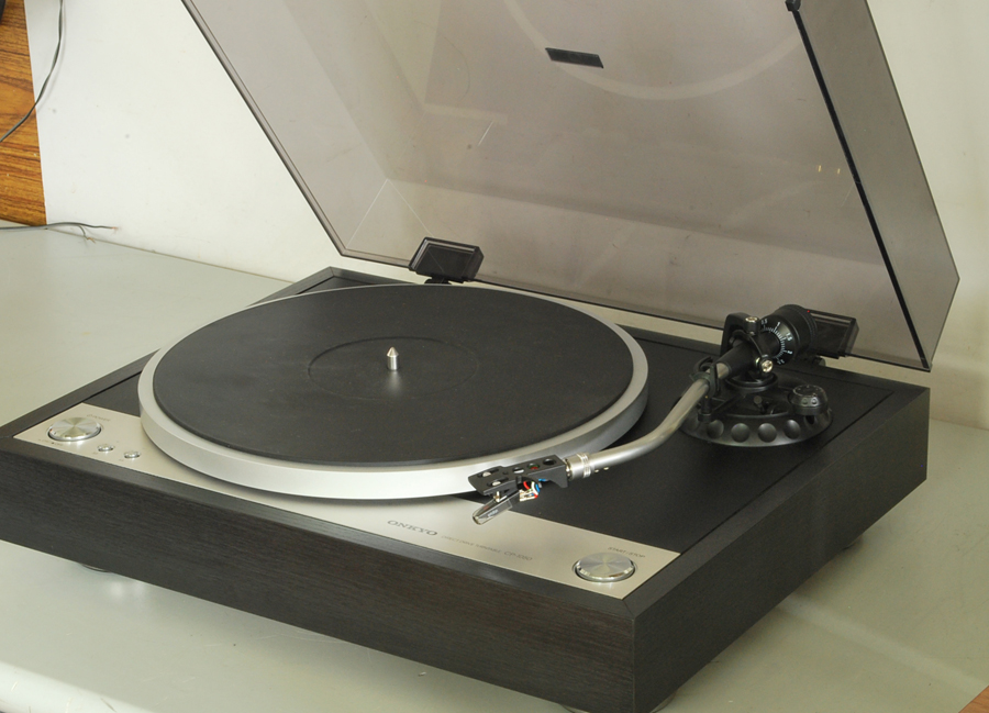 Onkyo CP-1050 Direct Drive Turntable picture 2