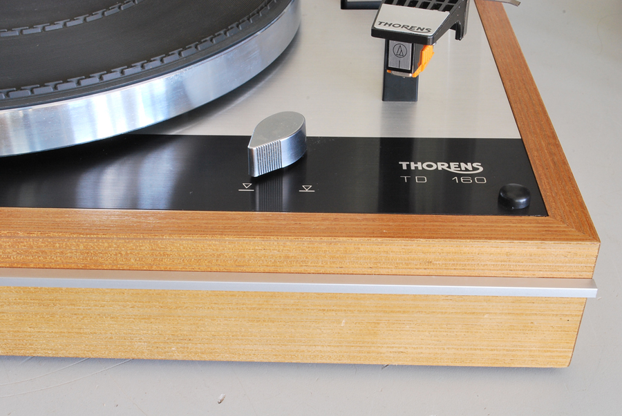 Thorens TD 160 Belt Drive Turntable picture 4