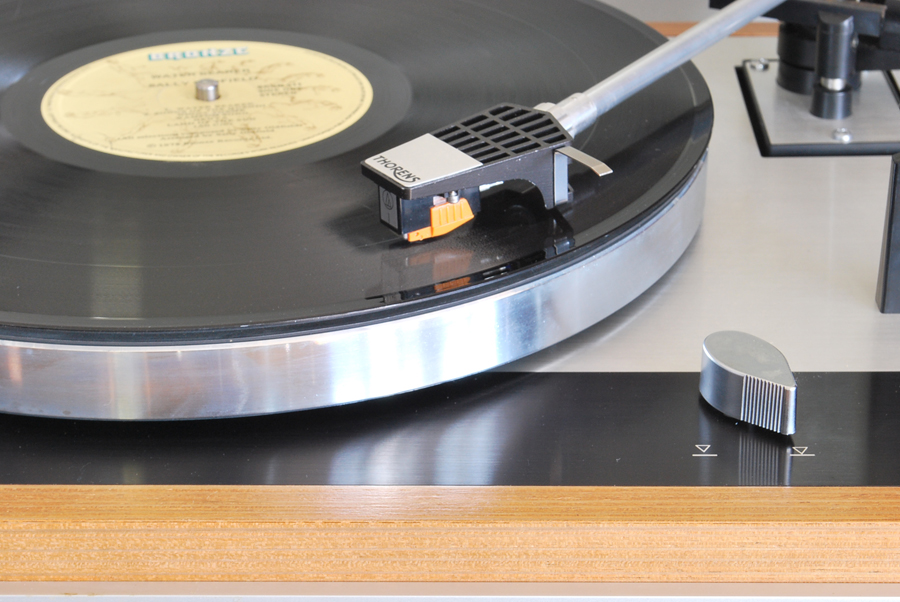 Thorens TD 160 Belt Drive Turntable picture 9