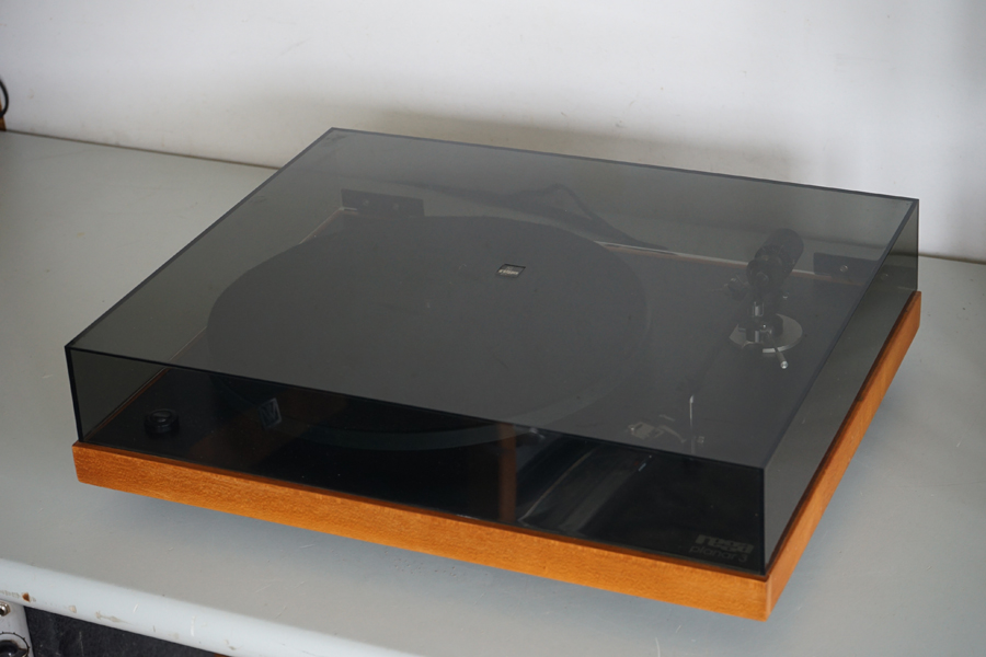 Rega Planar RP3 Audiophile Turntable picture 3