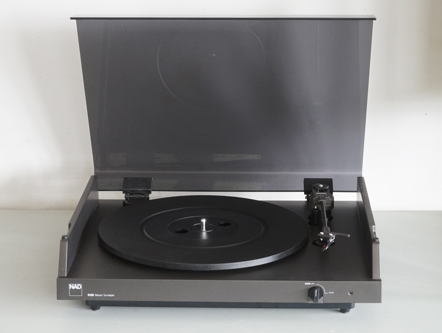 NAD 5120 Audiophile Turntable picture 1