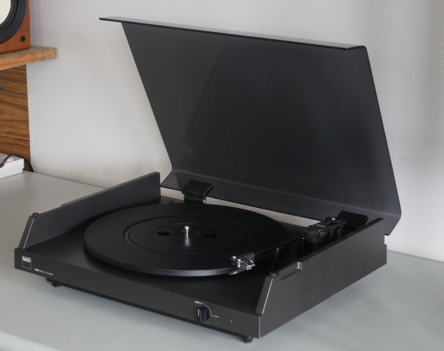 NAD 5120 Audiophile Turntable picture 2