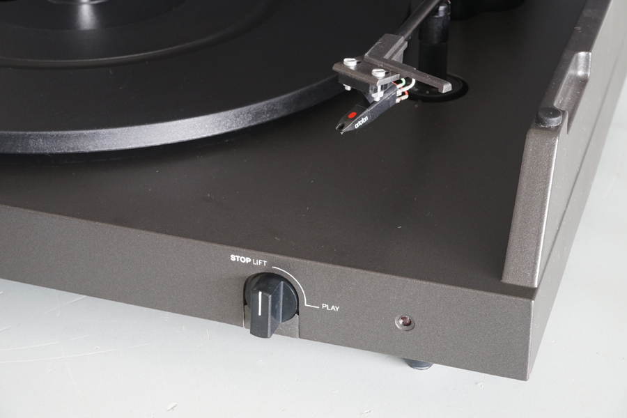 NAD 5120 Audiophile Turntable picture 4