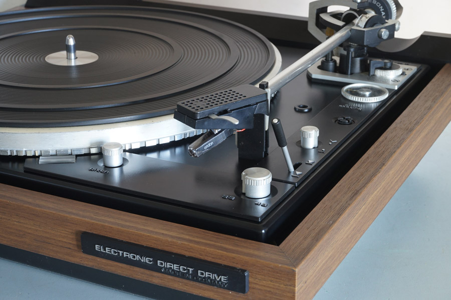 Dual 704 Direct Drive Audiophile Turntable picture 3