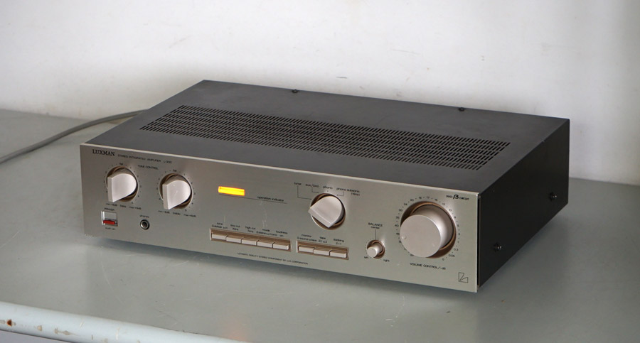 Luxman L-200 Audiophile Amplifier picture 3