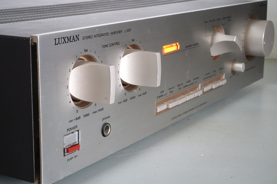 Luxman L-200 Audiophile Amplifier picture 4