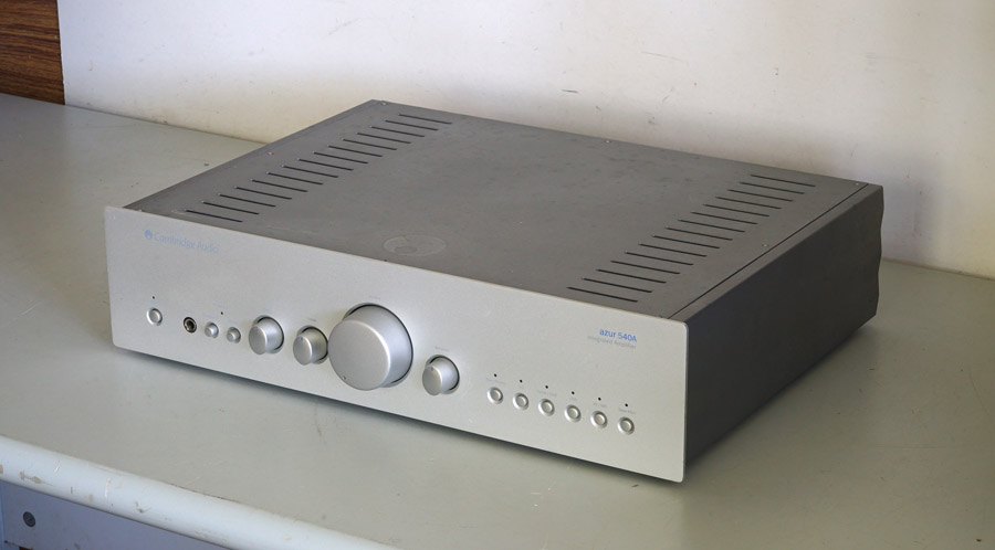 Cambridge Audio Azur 540A Audiophile Amplifier picture 3