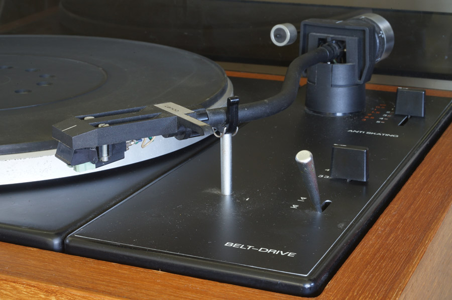 Lenco L80 Belt Drive Turntable picture 4