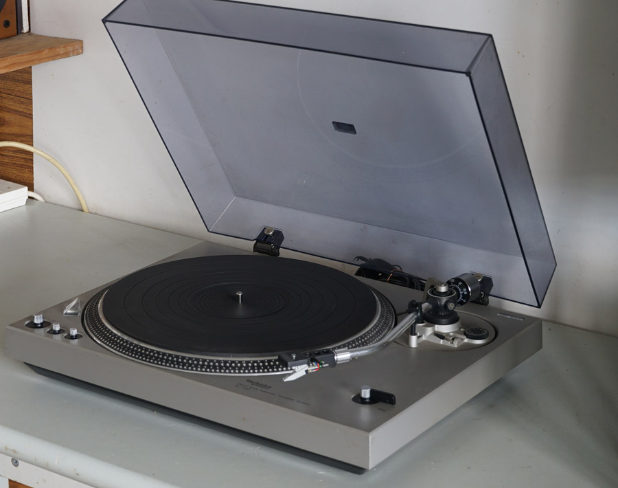 Technics SL-1700 Direct Drive Turntable picture 3