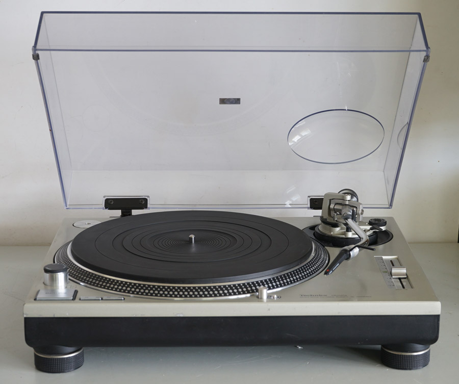 Technics SL-1200 MK2 Professional Turntable picture 1