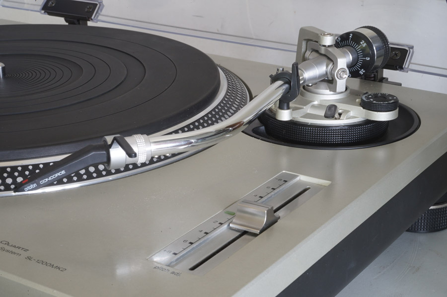 Technics SL-1200 MK2 Professional Turntable picture 4