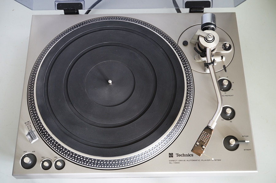 Technics SL-1300 Direct Drive Turntable picture 2