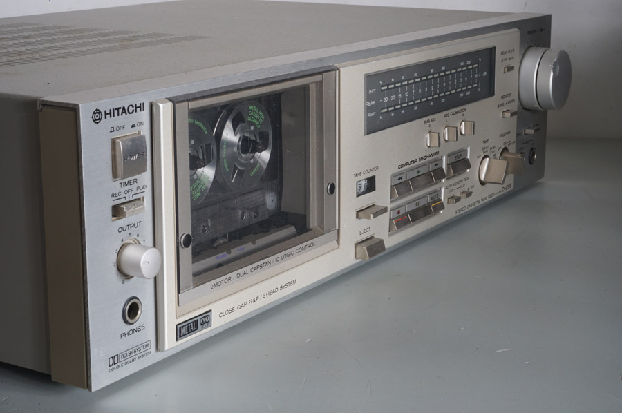 Hitachi D-E95 Professional Cassette Deck picture 3