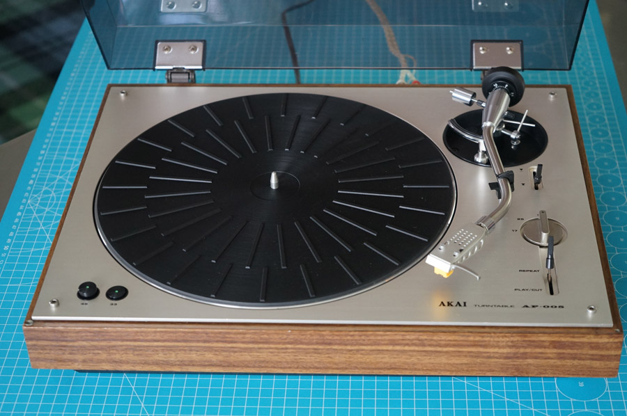 Akai AP-005 Vintage Turntable picture 1