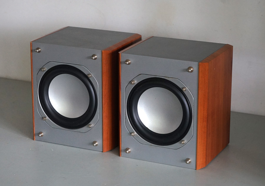 Welling Elegance 4B Mini Speakers picture 1