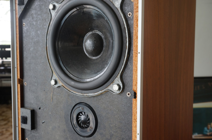 Bowers and Wilkins DM2 Vintage Audiophile Speakers picture 6