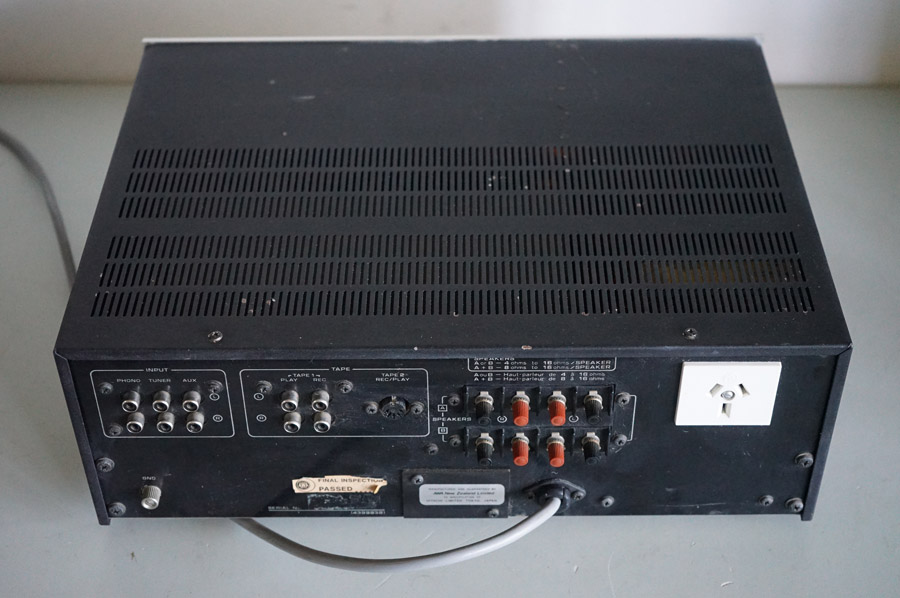 Hitachi AHA-330 Vintage Audiophile Amplifier picture 4