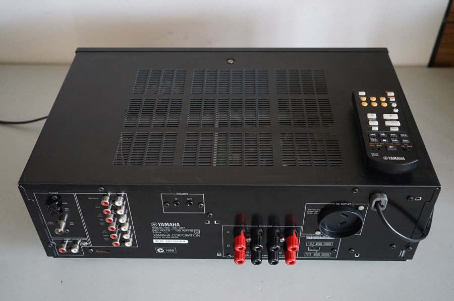 Yamaha RX397 Stereo Receiver picture 2