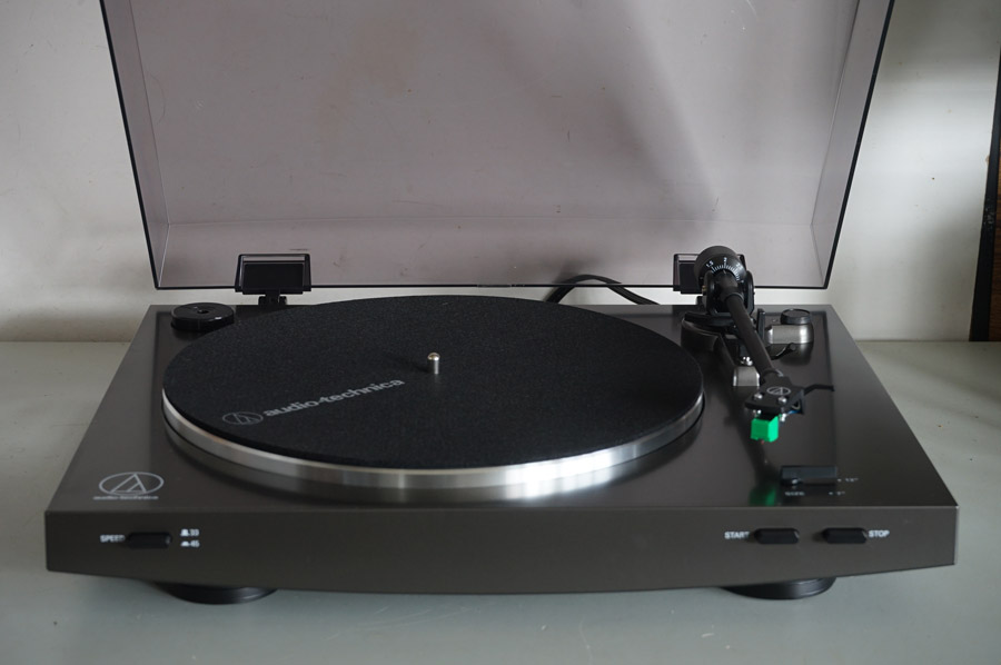 Audio Technica LP-2x Belt Drive Turntable picture 1