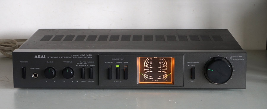 Akai AM-U01 Stereo Amplifier picture 1