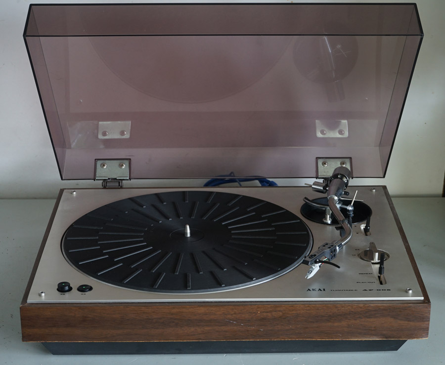 Akai AP-005 Vintage Turntable picture 1