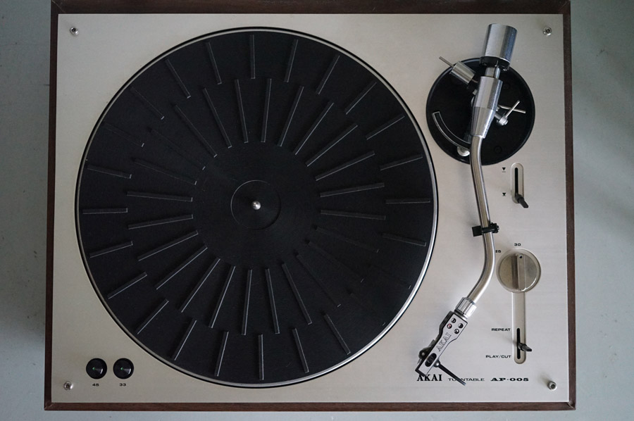 Akai AP-005 Vintage Turntable picture 2