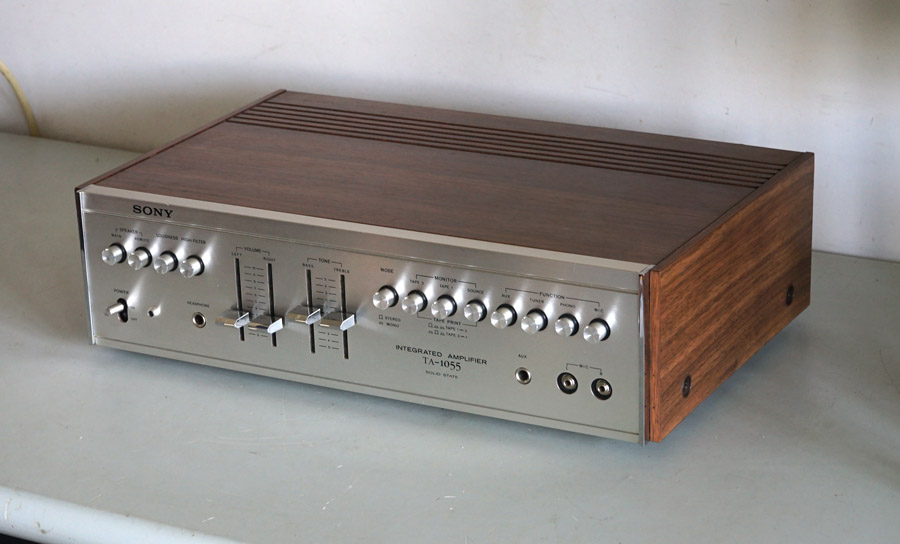 Sony TA-1055 Vintage Audiophile Amplifier picture 3