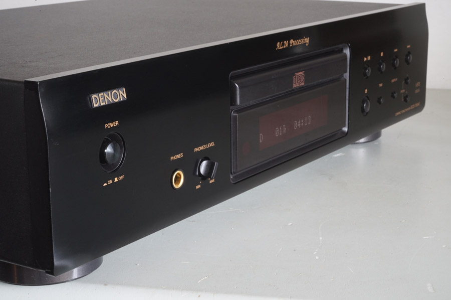 Denon DCD-700AE Audiophile CD Player picture 3