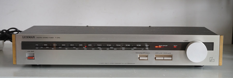 Luxman T-215L Audiophile Tuner picture 1