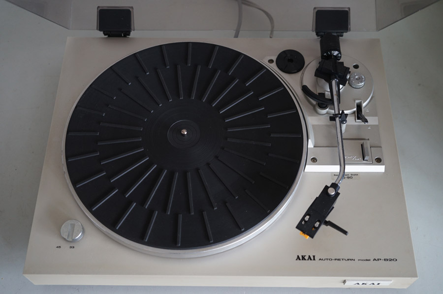 Akai AP-B20 Belt Drive Turntable picture 2