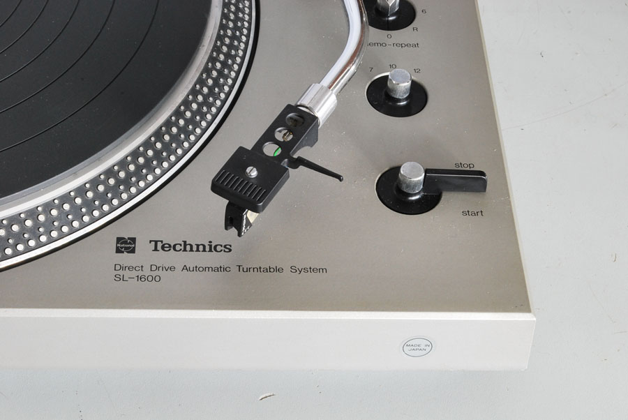 Technics SL-1600 MK1 Direct Drive Turntable picture 3