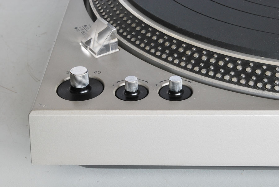 Technics SL-1600 MK1 Direct Drive Turntable picture 5