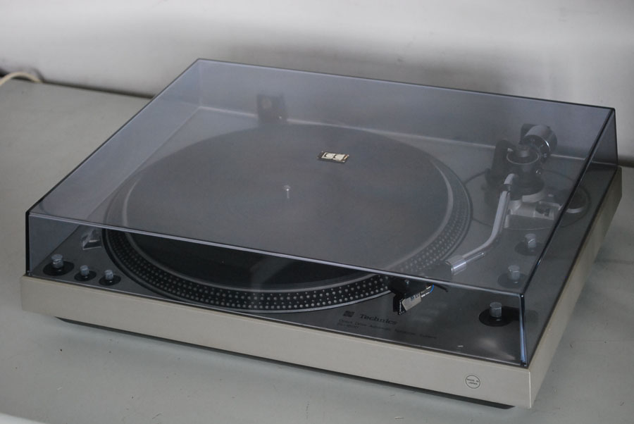 Technics SL-1600 MK1 Direct Drive Turntable picture 6