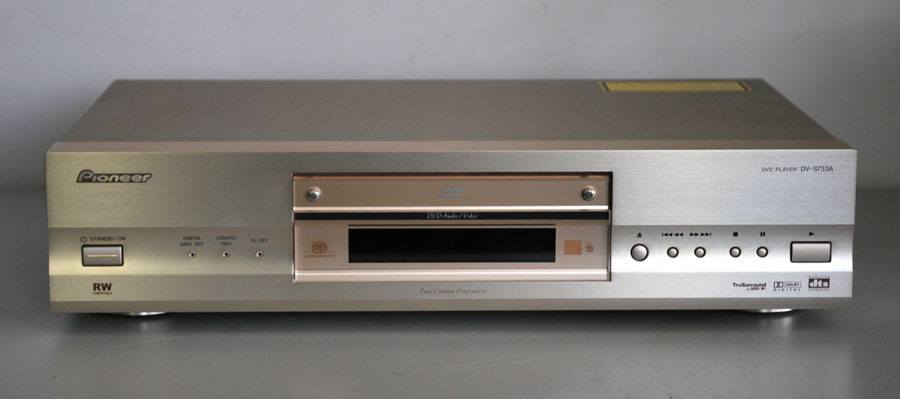 Pioneer DV-733A Multi Format CD Player picture 1