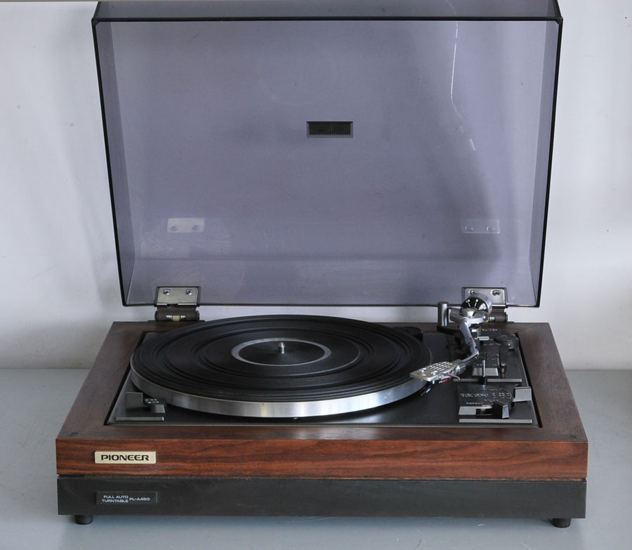 Pioneer PLA-45D Belt Drive Turntable picture 1