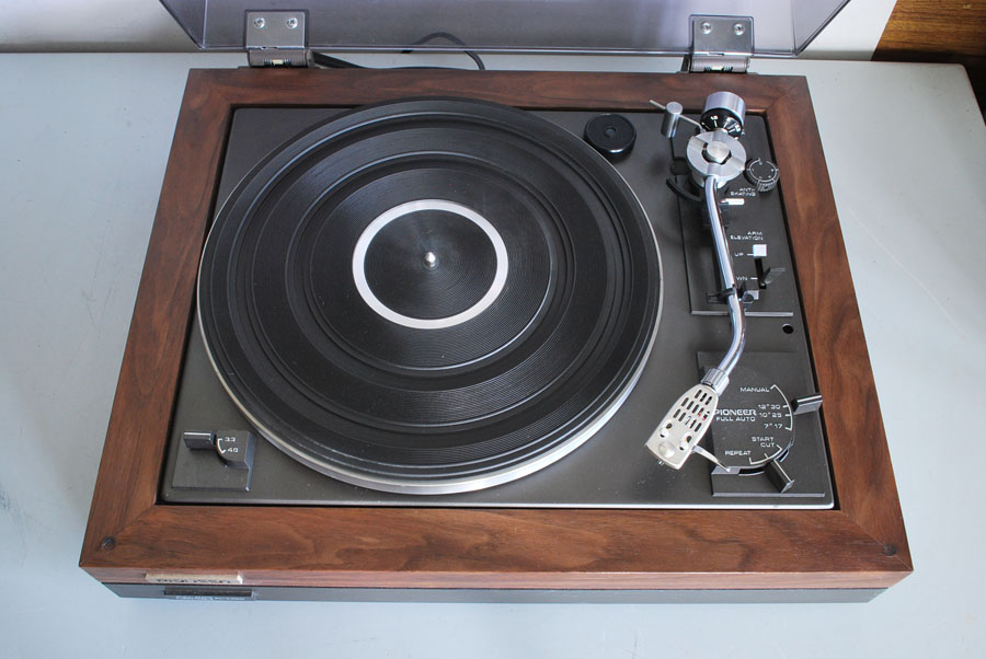 Pioneer PLA-45D Belt Drive Turntable picture 2