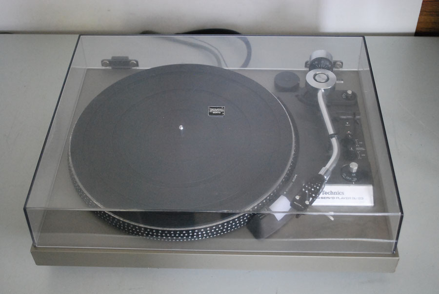 Technics SL-23 Belt Drive Turntable picture 4