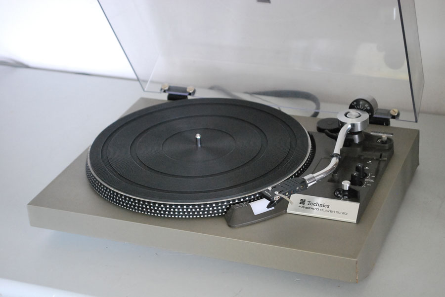 Technics SL-23 Belt Drive Turntable picture 5