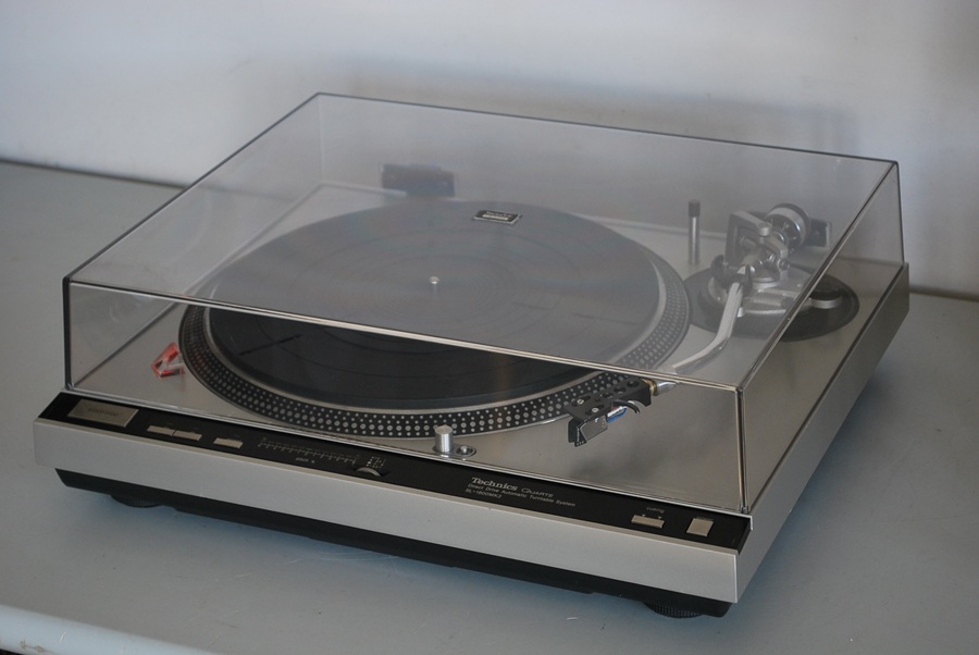 Technics SL-1600 Mk2 Professional Turntable picture 5