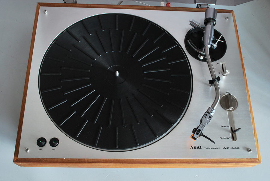 Akai AP-005 Belt Drive Turntable picture 3